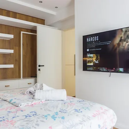 New Modern Style Next To The Train Station * Thessaloníki
