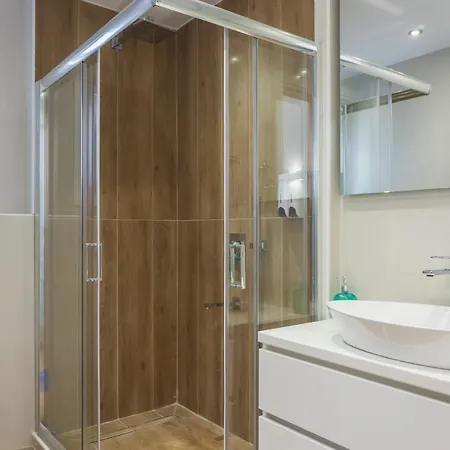 New Modern Style Next To The Train Station Apartman Szaloniki