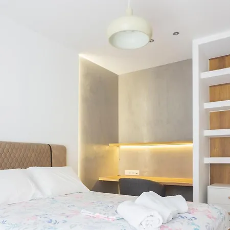 Apartman New Modern Style Next To The Train Station *